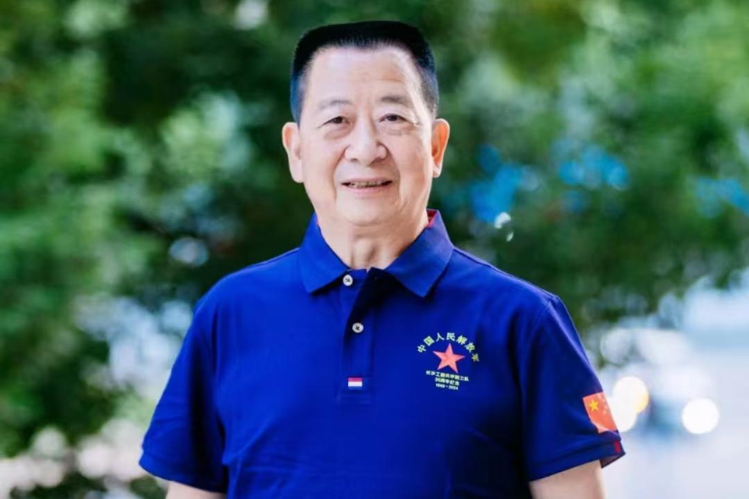 专栏丨陈永祥:热烈祝贺军旅诗人起伦先生双语诗集在澳大利亚出版